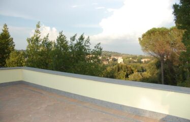 Sutri elegante villa a pianta quadrata