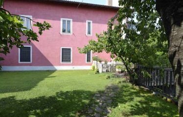 Capranica porzione di villa con giardino