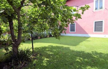 Capranica porzione di villa con giardino