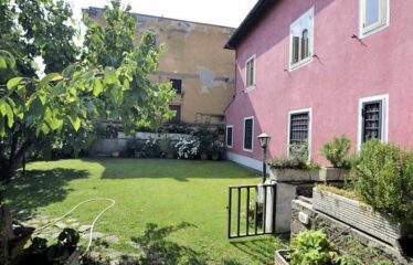 Capranica porzione di villa con giardino