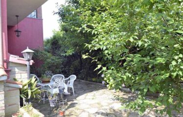 Capranica porzione di villa con giardino