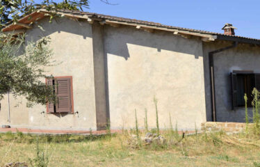 Viterbo casa indipendente in campagna  poco distante dalla citta’