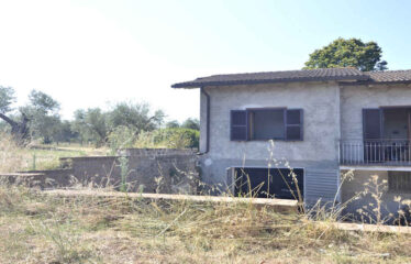 Viterbo casa indipendente in campagna  poco distante dalla citta’