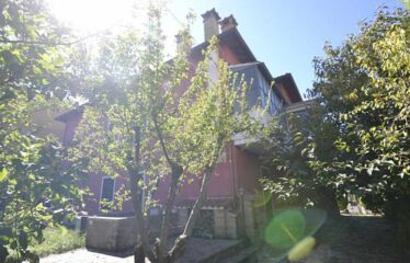 Capranica porzione di villa con giardino