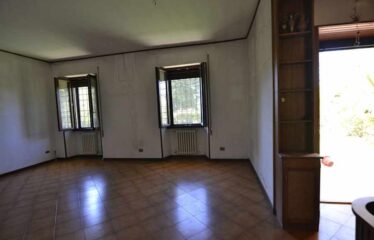 Capranica porzione di villa con giardino