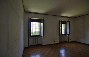 Capranica porzione di villa con giardino