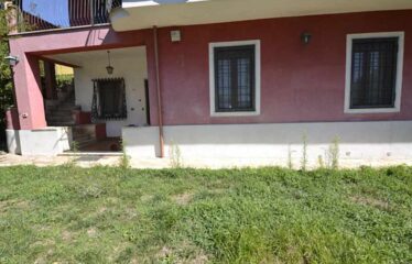 Capranica porzione di villa con giardino