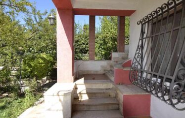Capranica porzione di villa con giardino