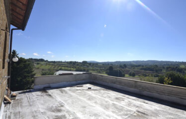 Capranica antico casale in posizione panoramica