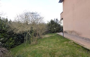Capranica villa con giardino