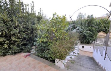 Capranica villa con giardino