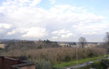 Capranica villa con giardino
