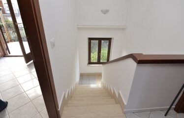 Capranica villa con giardino