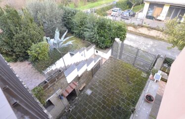Capranica villa con giardino