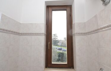 Capranica villa con giardino