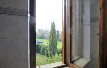 Capranica villa con giardino