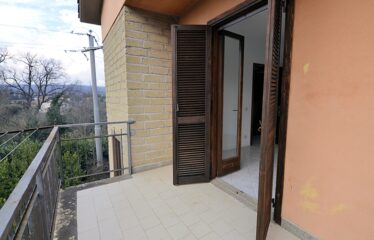 Capranica villa con giardino
