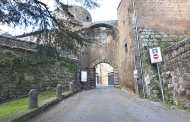 Sutri appartamento borgo antico con spazio esterno