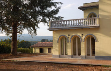 Sutri elegante villa a pianta quadrata