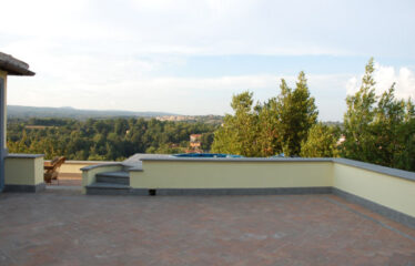 Sutri elegante villa a pianta quadrata