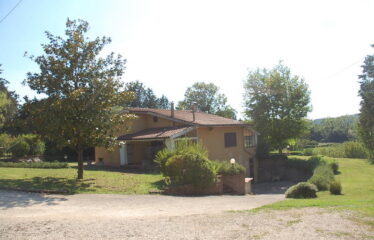 Capranica casa indipendente con terreno vicinanza stazione