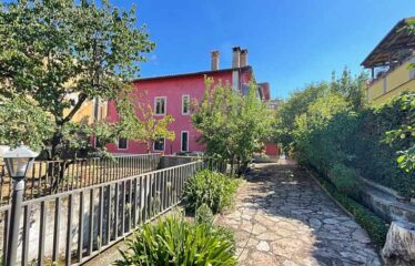 Capranica porzione di villa con giardino