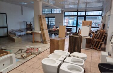 Locale commerciale fronte Cassia