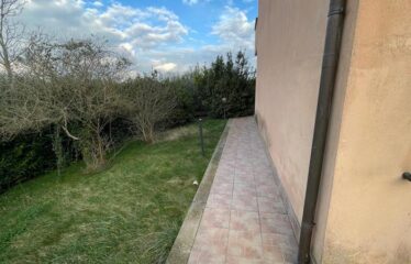 Capranica villa con giardino