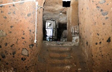Capranica nel borgo antico suggestiva cantina scavata nel tufo