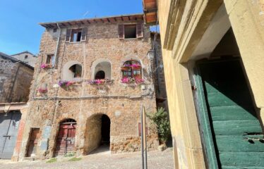 Sutri appartamento borgo antico con spazio esterno