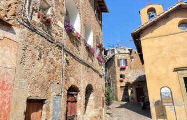 Sutri appartamento borgo antico con spazio esterno