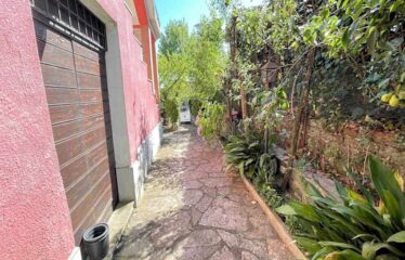 Capranica porzione di villa con giardino