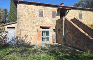 Tra Val D’Orcia e Val di Chiana autentico casale