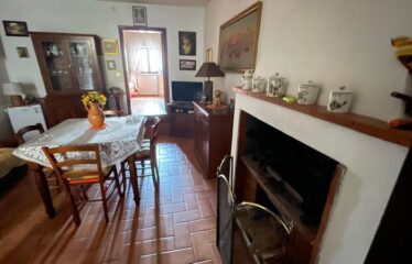 Capranica via principale del borgo appartamento ristrutturato ed arredato
