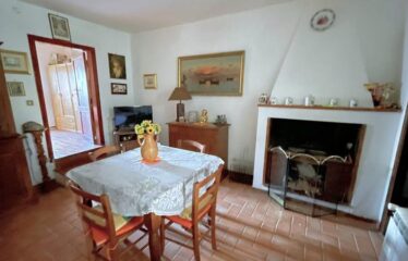 Capranica via principale del borgo appartamento ristrutturato ed arredato