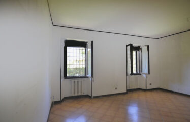 Capranica porzione di villa con giardino