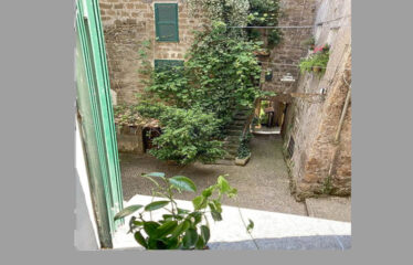 Capranica nel borgo antico appartamento ristrutturato