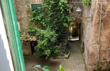 Capranica nel borgo antico appartamento ristrutturato