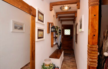 Capranica palazzetto indipendente con piccola area esterna