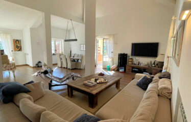 Capranica villa in un’ oasi verde