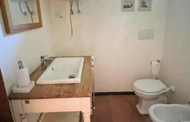 Capranica villa in un’ oasi verde