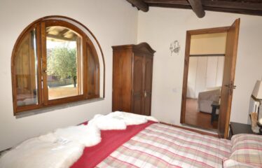 Capranica villa in un’ oasi verde