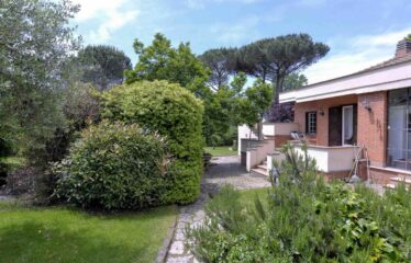 Capranica villa in un’ oasi verde