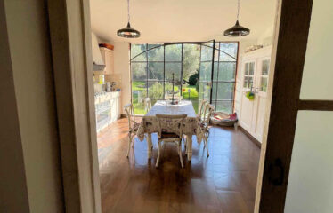 Capranica villa in un’ oasi verde