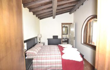 Capranica villa in un’ oasi verde
