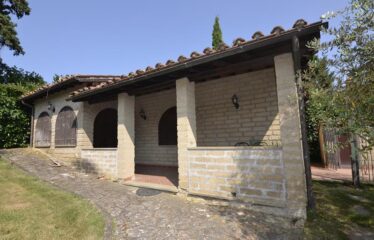 Capranica villa in un’ oasi verde