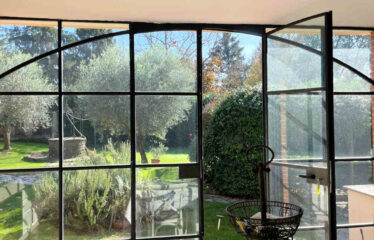 Capranica villa in un’ oasi verde