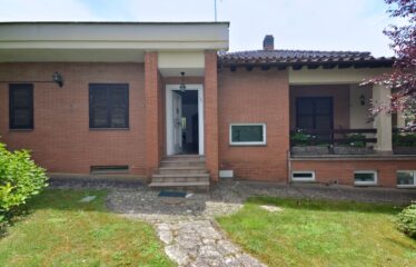 Capranica villa in un’ oasi verde