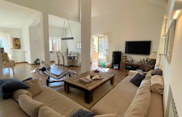 Capranica villa in un’ oasi verde