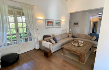 Capranica villa in un’ oasi verde